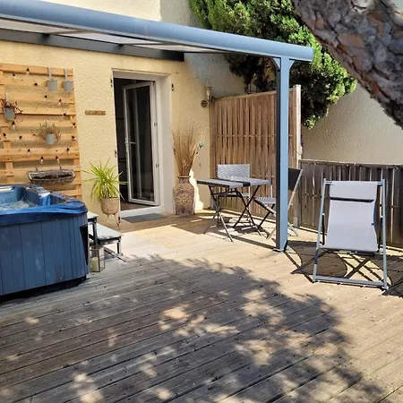Oda ve Kahvaltı Parenthese Romantique Avec Jacuzzi Privatif Pres De Carcassonne Malves-en-Minervois