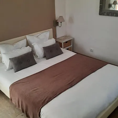 住宿加早餐酒店 Chambre D'Hotes Avec Jacuzzi Prive Proche Carcassonne