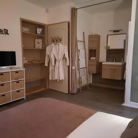 Lemasblanc, D'hotes & Jacuzzi Prive, Au Calme, 15min De Carcassonne Bed and Breakfast Malves-en-Minervois