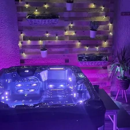 Chambre D'Hotes Avec Jacuzzi Prive Proche Carcassonne 住宿加早餐酒店 Malves-en-Minervois