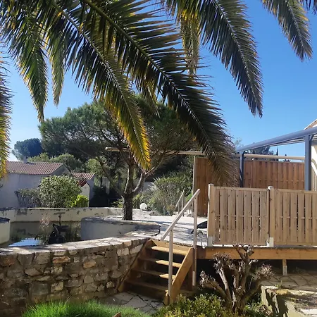 Bed & Breakfast Lemasblanc, Detente Au Calme A 10min De Carcassonne, Terrasse, Jacuzzi Et Piscine Prive, Petit-dejeuner Malves-en-Minervois
