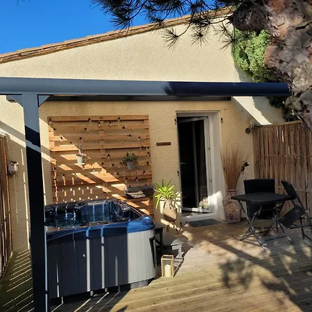 Frühstückspension Lemasblanc, Detente Au Calme A 10min De Carcassonne, Terrasse, Jacuzzi Et Piscine Prive, Petit-dejeuner 3*