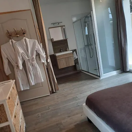 Nocleg ze śniadaniem D'hotes Avec Jacuzzi Prive, Piscine Proche Carcassonne Malves-en-Minervois