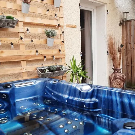 Lemasblanc, Detente Au Calme A 10min De Carcassonne, Terrasse, Jacuzzi Et Piscine Prive, Petit-dejeuner