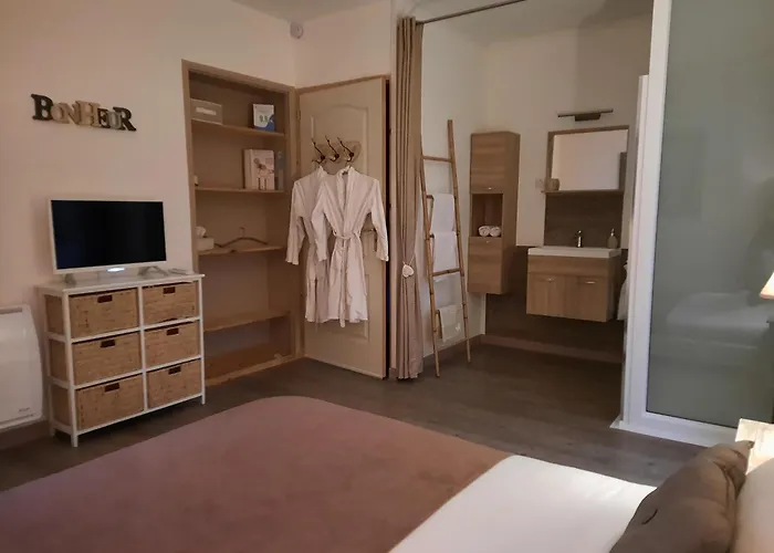 Lemasblanc, D'hotes & Jacuzzi Prive, Au Calme, 15min De Carcassonne فندق مبيت وإفطار Malves-en-Minervois